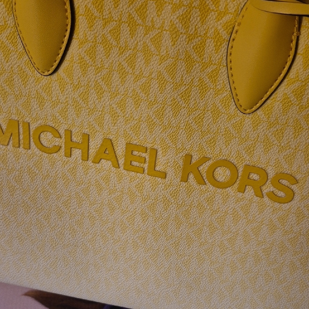 Michael Kors Vibrant Yellow and Cream Tote - Picture 6 of 13